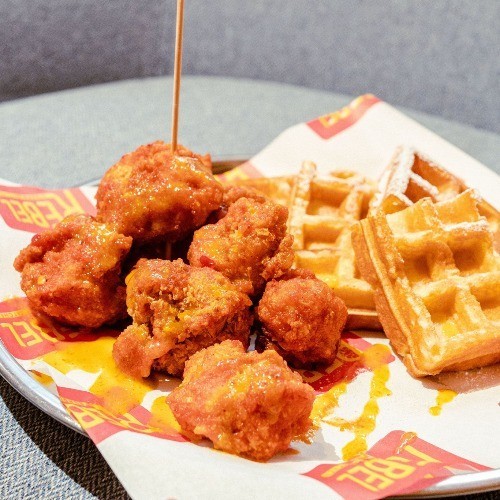 Waffle & Crispy Chicken