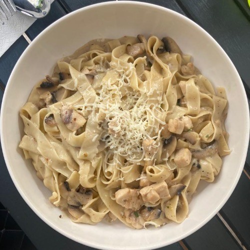 Tavuklu Fettuccine Alfredo