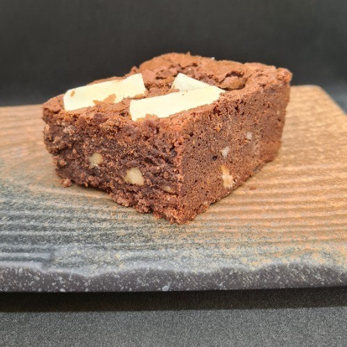 Beyaz Çikolatalı American Brownie